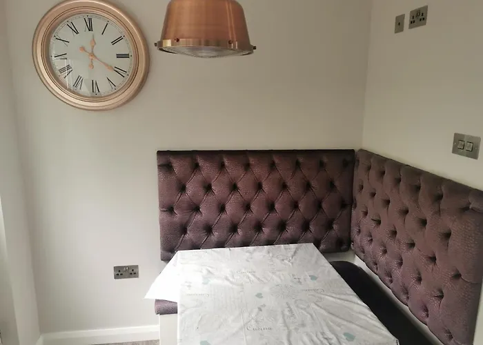 Modern 3-Bed Home In Ideal Location With 2 Parking Spaces