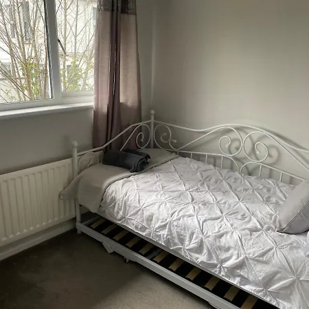 Modern 3-Bed Home In Ideal Location With 2 Parking Spaces Belfast Exterior photo
