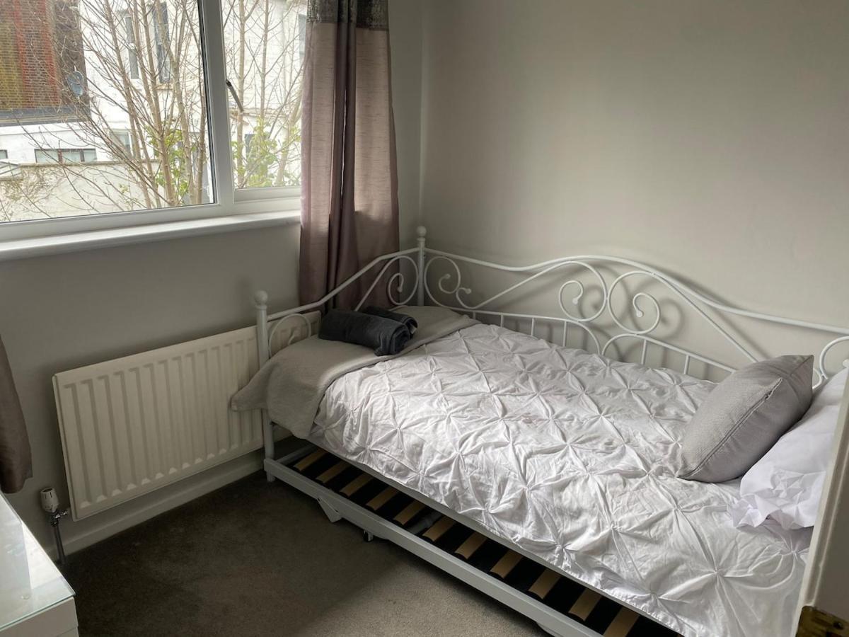Modern 3-bed In Ideal Location With 2 Parking Spaces Belfast