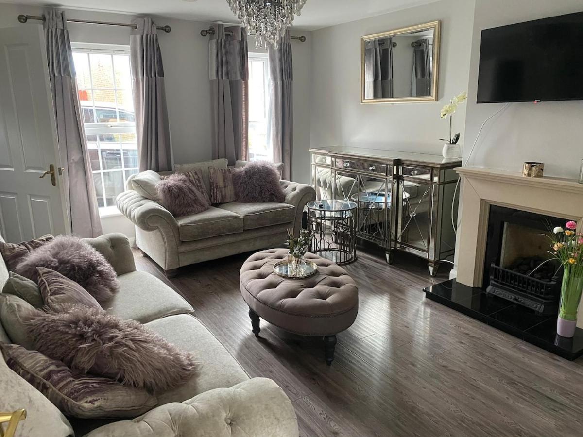 Modern 3-bed In Ideal Location With 2 Parking Spaces Belfast